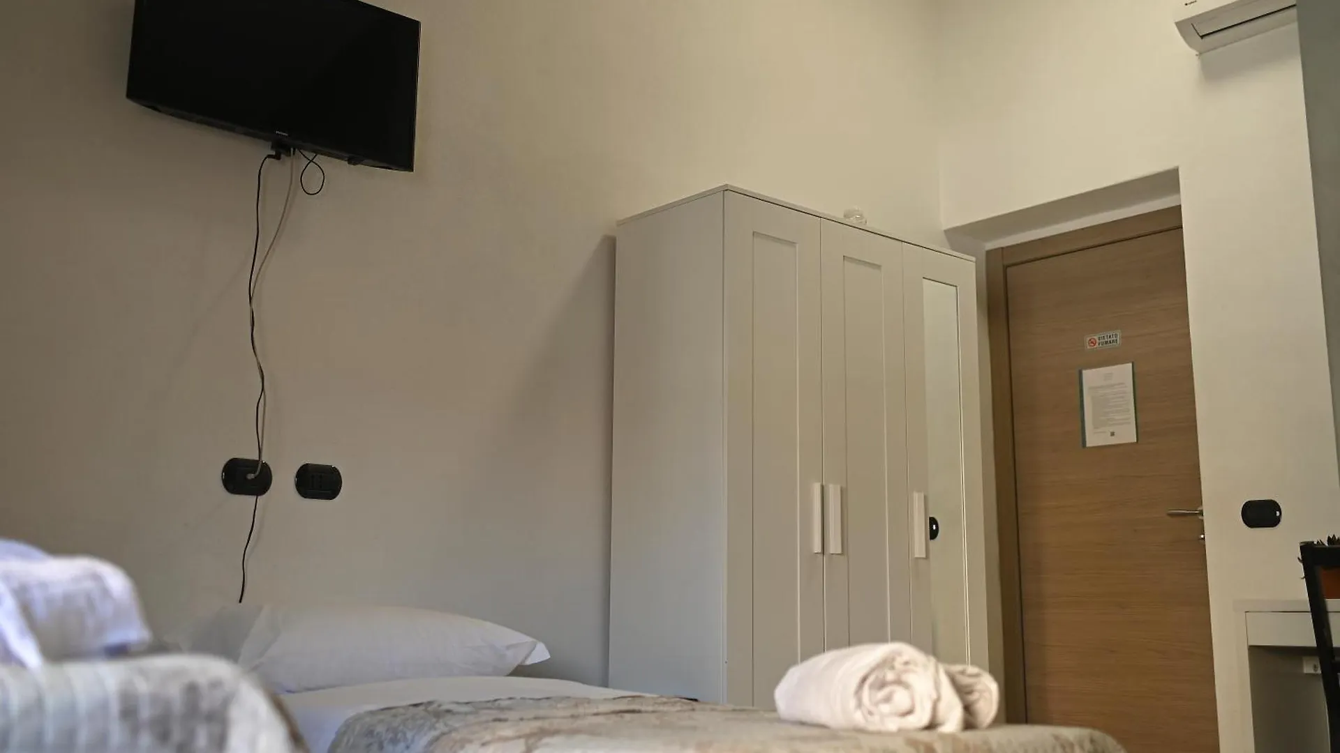 ホステル La Gloria Rho Private Rooms Only