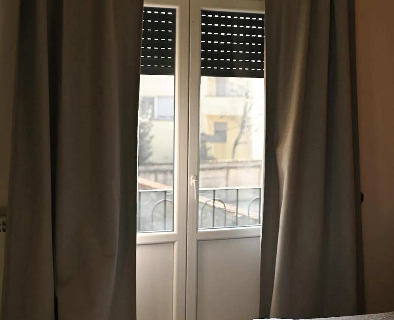 La Gloria Rho Private Rooms Only